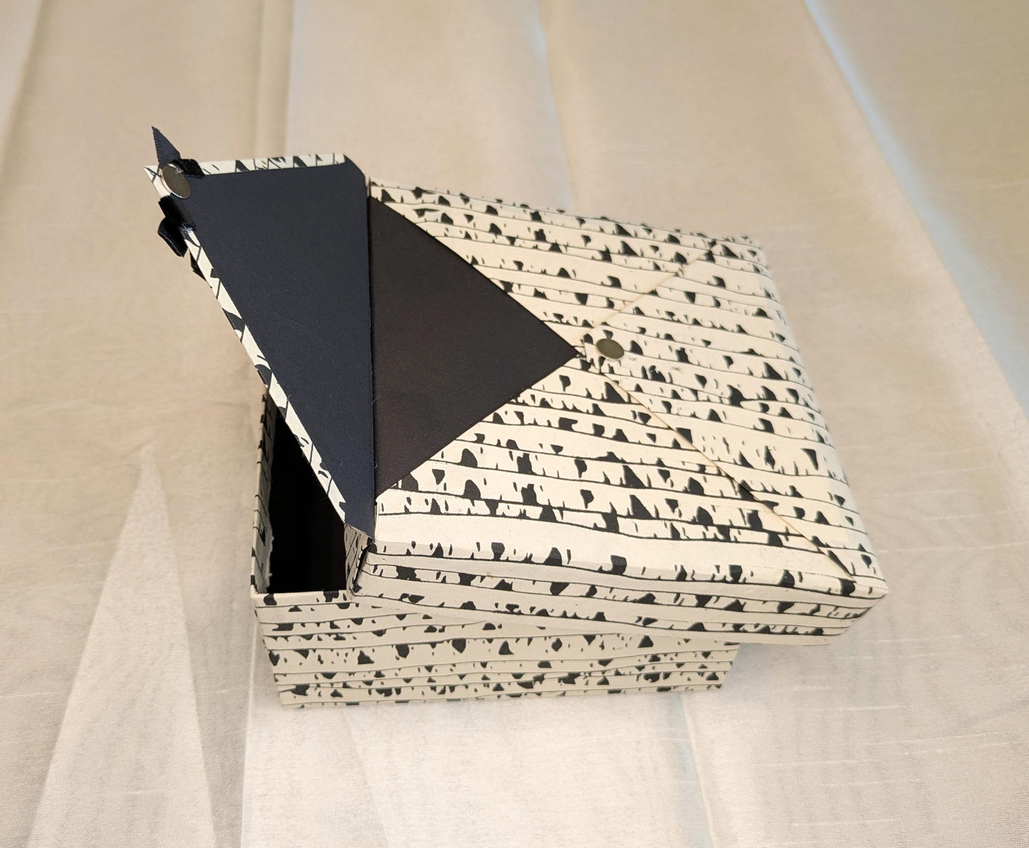 Note&Gift - Elegant Black with White Patterned Gift Box with Lid and Bow – Handmade Decorative Storage or Gift Packaging