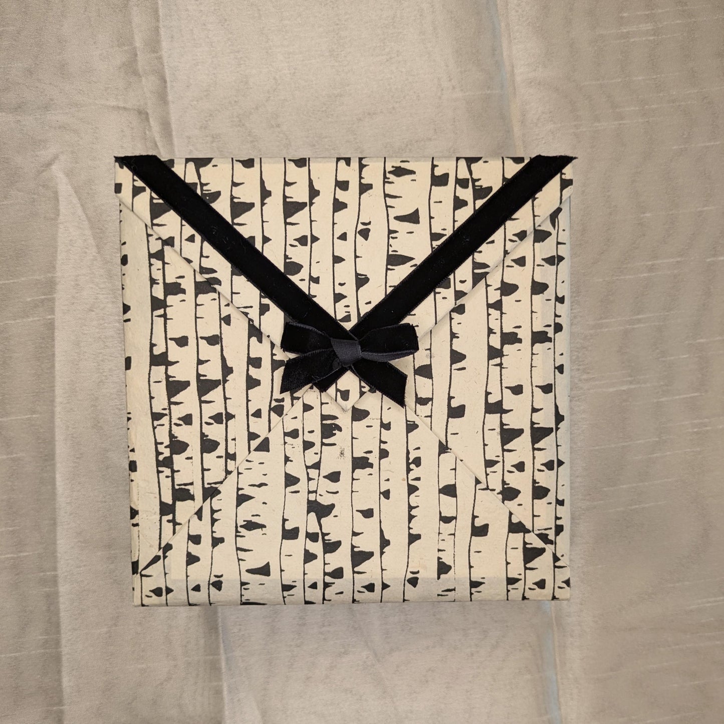 Note&Gift - Elegant Black with White Patterned Gift Box with Lid and Bow – Handmade Decorative Storage or Gift Packaging