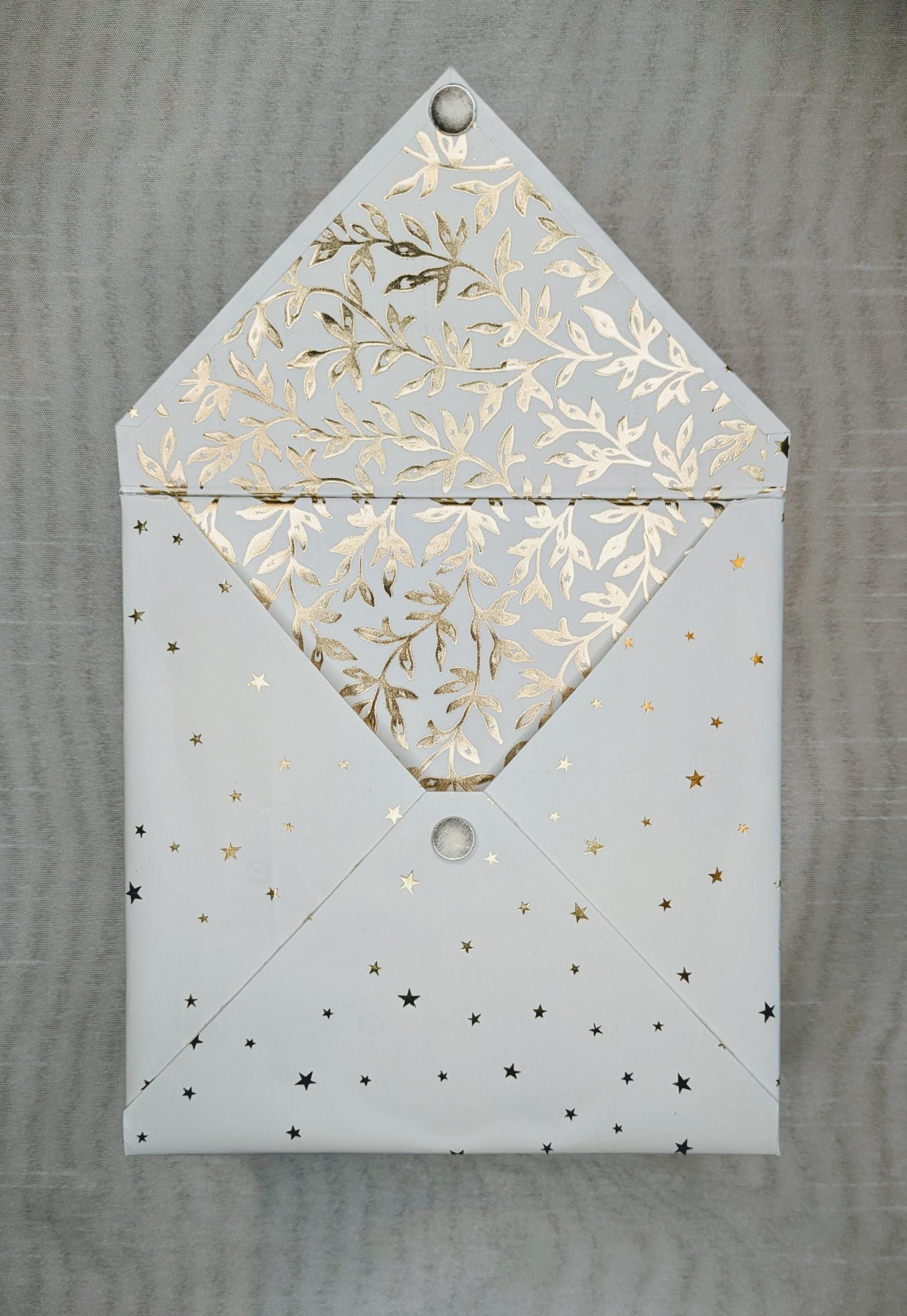 White & Gold Star Gift Box: Elegant Handmade Keepsake with Leaf Detail