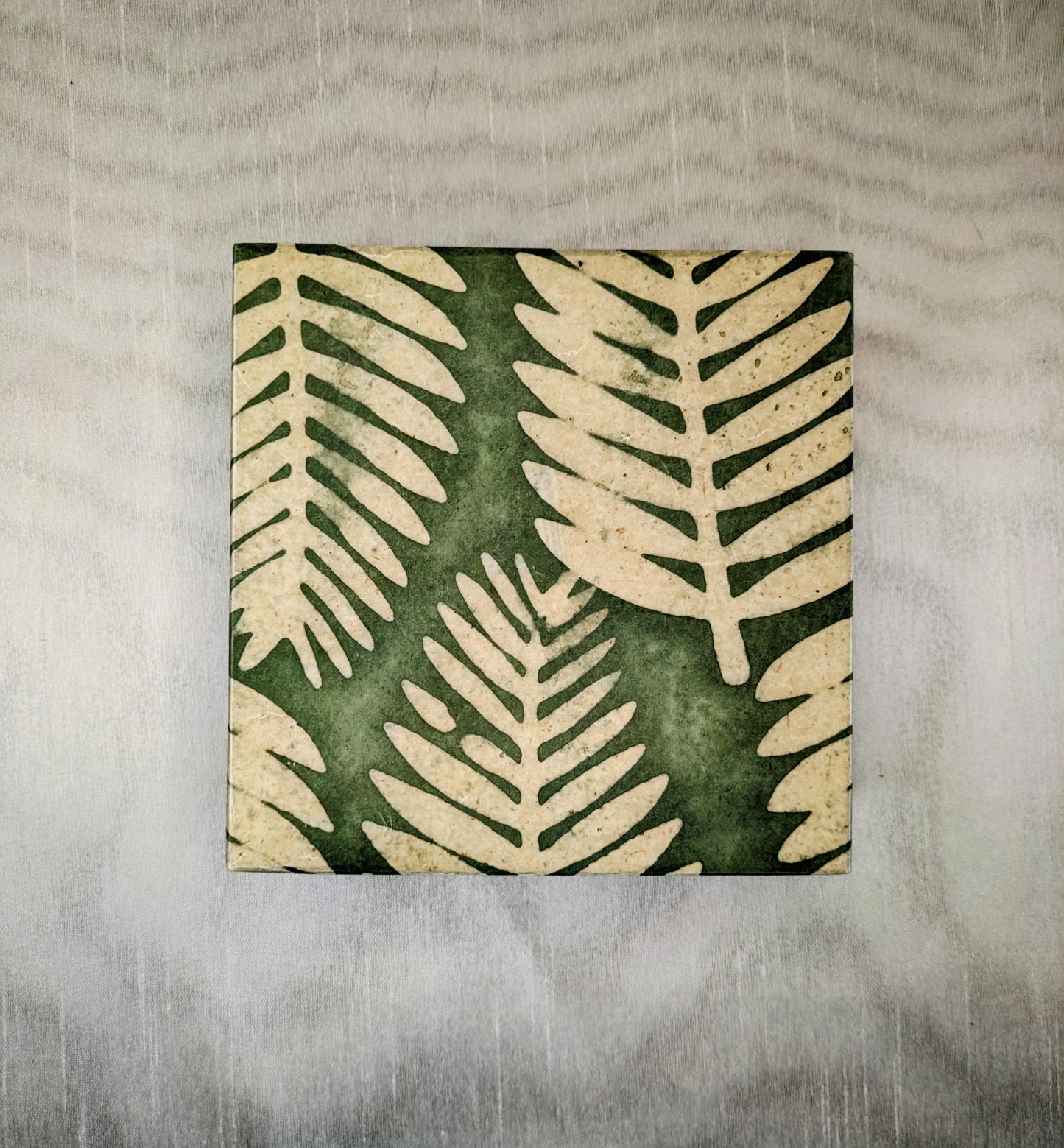 Handmade Green Fern Keepsake Gift Box: Elegant Wedding & Memory Storage