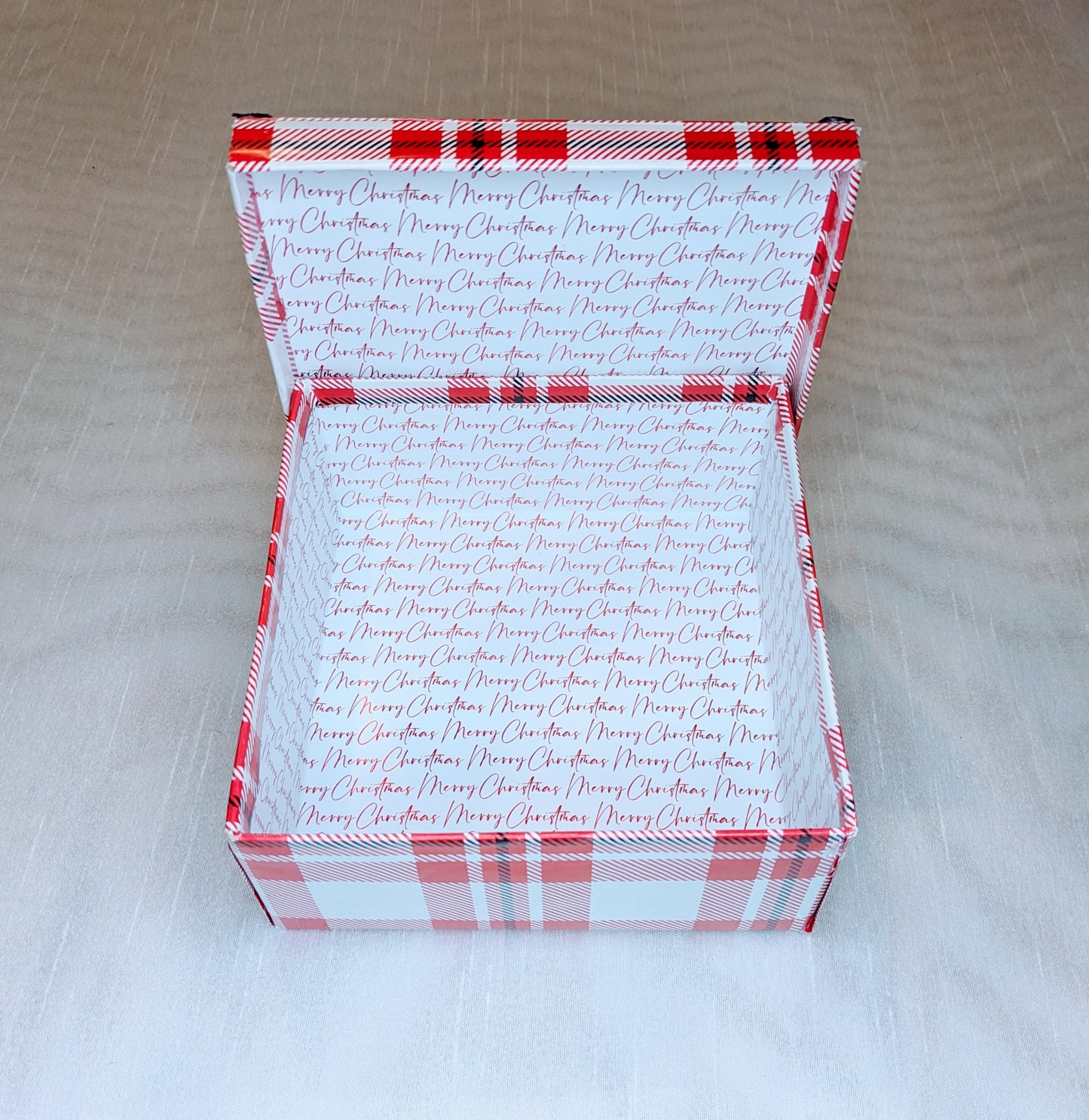 Note&Gift: Christmas Red and White Plaid Keepsake Gift Box