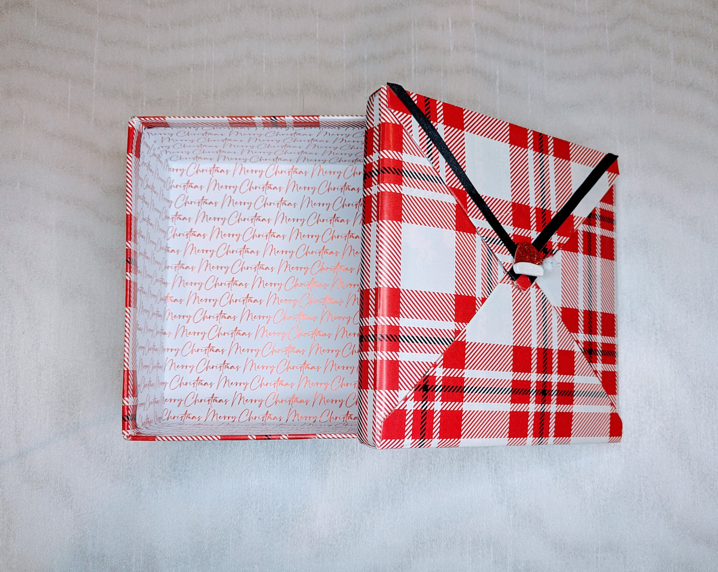 Note&Gift: Christmas Red and White Plaid Keepsake Gift Box