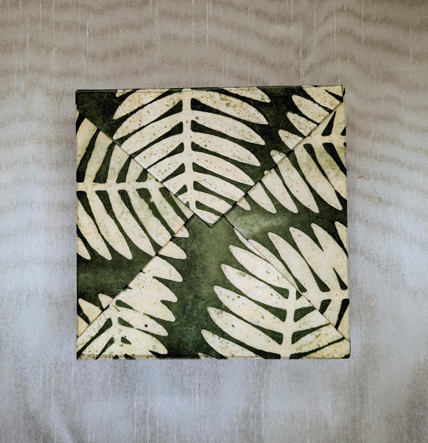 Handmade Green Fern Keepsake Gift Box: Elegant Wedding & Memory Storage