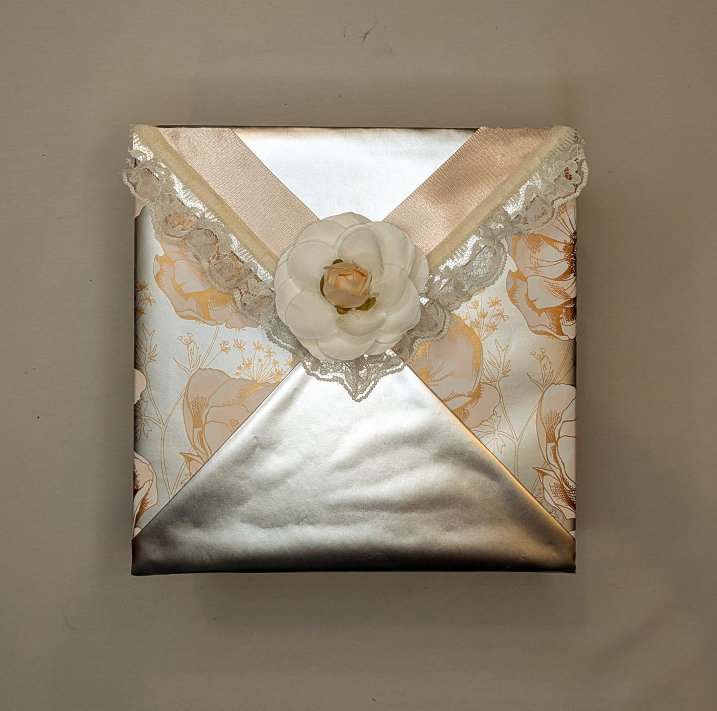 Note&Gift - Peach Floral Keepsake Box