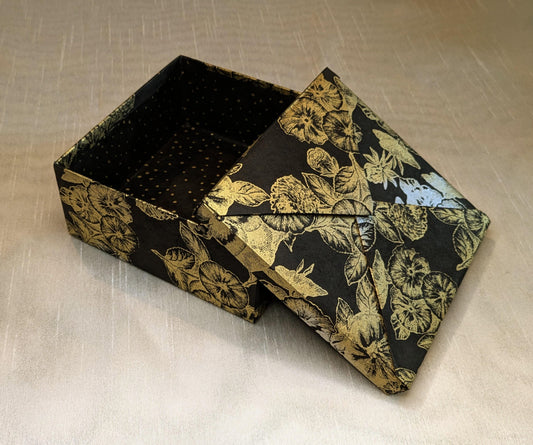 Note&Gift - Gold and Black Floral