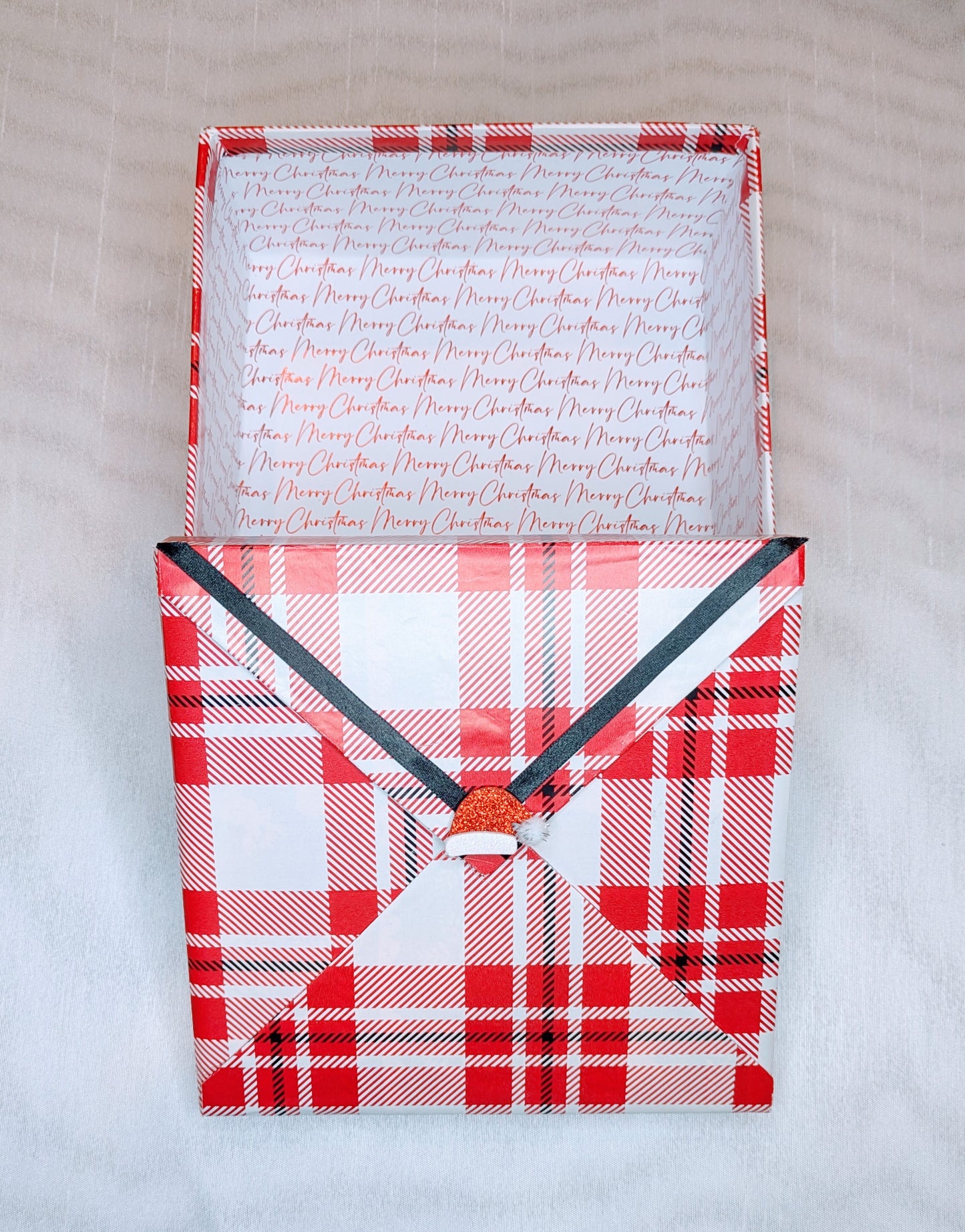 Note&Gift: Christmas Red and White Plaid Keepsake Gift Box